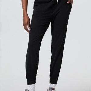 NWT Vuori Women’s Black Joggers